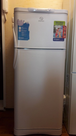 Пенсионерка выбирала дешевый холодильник и терпела