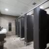 Сантехнические перегородки,    кабинки  HPL - пластик 12 мм.   Монтаж.